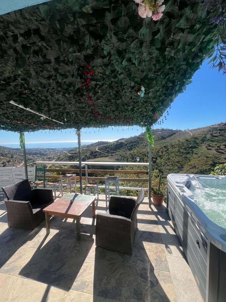 Casa Rural Malaga Monkey Love Con Jacuzzi Iznate Eksteriør billede