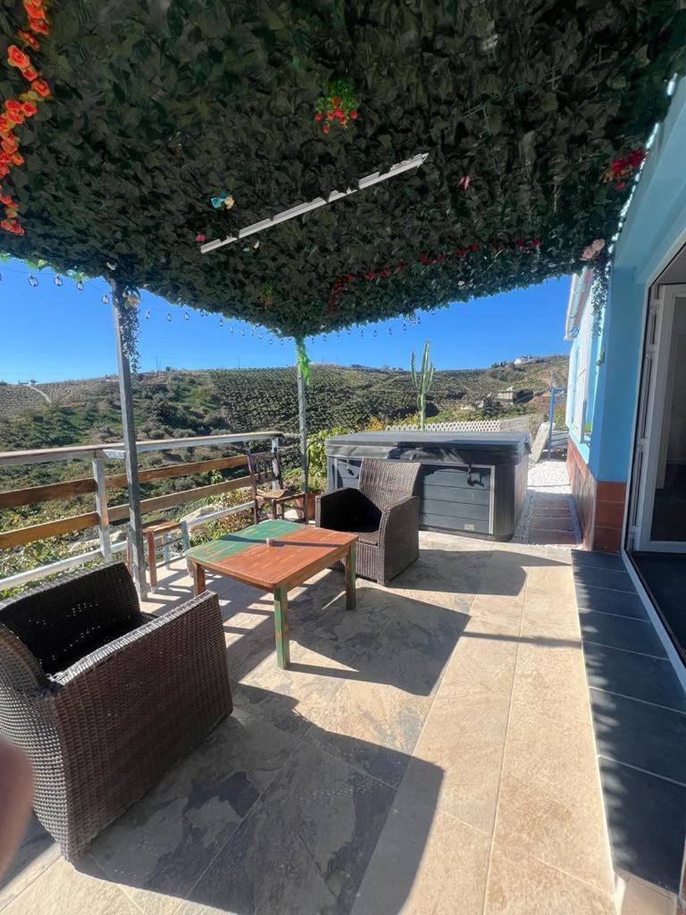 Casa Rural Malaga Monkey Love Con Jacuzzi Iznate Eksteriør billede