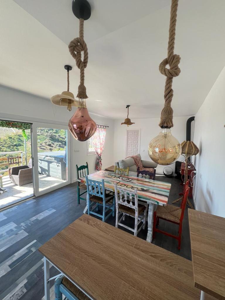 Casa Rural Malaga Monkey Love Con Jacuzzi Iznate Eksteriør billede